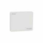 En vit smart enhet med texten Wiser och Schneider Electric p fronten, fotograferad framifrn. Produkten fungerar som en styrmodul fr smarta hem, och finns hos Elbutik.se fr energieffektiv styrning av belysning och andra elfunktioner.