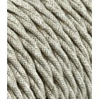 Textilkabel Tvinnad Linne Beige 3x0,75mm² Närbild av en naturfärgad, tvinnad textilkabel med tydlig struktur i vävningen. Kabeln ger ett rustikt och dekorativt intryck