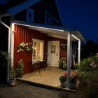 En rulle varmvit Namron LEDstrip 5m 2700K IP67 med ttslutande hlje visas i nrbild. Elbutik.se erbjuder denna dimbara LED-list med hg skyddsklass fr dekorativ effektbelysning i bde inomhus- och utomhusmiljer.