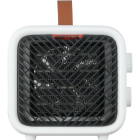 J&EL PTC Värmefläkt 1500W En kompakt, kvadratisk värmefläkt med svart frontgaller och vit ram.