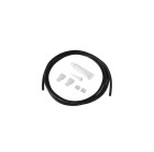 visar svart anslutningskabel i ring med medf�ljande �ndstycken, krympslang och limtub placerade mot vit bakgrund