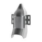 Gr� genomf�ringshuv i metall med f�stbleck visas frilagd mot vit bakgrund.