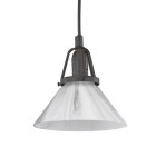 Oriva Millie 15 f�nsterlampa i svart/vit design h�nger ned fr�n en svart kabel med m�rkt metallf�ste. Den konformade vita glaskupan sprider ljuset mjukt ned�t och visas frilagd mot ljus bakgrund
