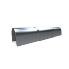 PM Flex kabelskydd skarv pl�t visas som en b�jd metallkomponent som sammanfogar tv� kabelskydd och skapar en j�mn �verg�ng. Produkten presenteras p� en produktsida hos Elbutik.se med neutral bakgrund, d�r formen visar hur kabelkanaler kan kopplas diskret l�ngs v�ggar eller stolpar