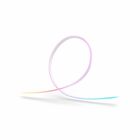 Flexibel Hue Essential LEDstrip 5m visas som en b�jd ljusslinga med f�rgskiftande ljus i flera nyanser, vilket illustrerar dynamisk st�mningsbelysning, en smart belysningsl�sning fr�n Elbutik.se f�r moderna hem.