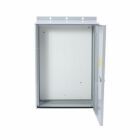 M�tarsk�p UTP med vit kapsling och �ppen d�rr visar inv�ndig tr�platta f�r montering av elkomponenter, vilket ger en tydlig bild av installationsutrymme, en praktisk l�sning som Elbutik.se erbjuder f�r organiserad eldistribution.