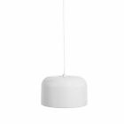 Vit Urban Ceiling E27 pendel med cylindrisk sk�rm h�nger fr�n tak i enkel design och sprider ljus ned�t, vilket g�r den l�mplig f�r b�de allm�n- och punktbelysning, en stilren armatur fr�n Elbutik.se.