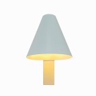 En vit v�gglampa med konformad sk�rm och kort arm sprider ett mjukt ned�triktat ljus mot v�ggen. Den minimalistiska designen passar moderna interi�rer och finns som stilren belysning hos Elbutik.se.