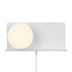 En v�gglampa med rektangul�r bas och rund opalglaskupa sprider ett mjukt ljus fram�t och �t sidorna. Hos Elbutik.se finns denna stilrena armatur som passar perfekt i moderna inomhusmilj�er.