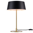 En bordslampa med svart lampsk�rm och smal guldf�rgad fot st�r p� en plan yta och sprider ett riktat ljus ned�t. Hos Elbutik.se finns denna eleganta armatur som kombinerar klassisk form med modern stil.