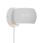 En v�gglampa med rundad, opalvit glaskupa monterad p� en diskret bas sprider ett mjukt och j�mnt ljus i rummet. Hos Elbutik.se finns denna stilrena armatur som passar i moderna inomhusmilj�er.