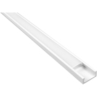 Aluminiumprofilen Namron 1506 visas som en l�ng, smal utanp�liggande profil f�r LED-installationer. Produkten ligger frilagd mot ljus bakgrund och illustrerar hur en diskret belysningsprofil fr�n Elbutik.se kan anv�ndas f�r stilren och skyddad montering av LED-lister i hem eller kontor.