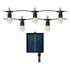 En solcellsdriven ljusslinga med flame LED-lampor och separat solpanel visas i ett produktgr�nssnitt d�r bilden laddas upp. Slingan, som Elbutik.se erbjuder, har varmvita lampor med flammeffekt f�r st�mningsfull och energieffektiv utomhusbelysning i tr�dg�rd eller uteplats.