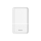 Deltaco Powerbank 10000mAh i vit design visas frist�ende mot ljus bakgrund. Produkten fr�n Elbutik.se har kompakt format, rundade h�rn och passar f�r laddning av mobiltelefoner och andra USB-enheter under resor eller vardagsanv�ndning.