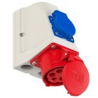 PCE Kombiuttag CEE 416-6 + Schucko 16A fr�n Elbutik.se visas mot vit bakgrund, med gr� kapsling, bl�tt uttag och r�tt CEE-uttag med skyddslock f�r flexibel anslutning av elektrisk utrustning.