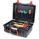 En �ppen Wiha Installation tester set MFT one Case visar installationstestaren och tillbeh�r ordnade i ett robust hardcase mot vit bakgrund. Elbutik.se erbjuder l�sningen f�r skyddad f�rvaring och transport mellan m�tuppdrag.