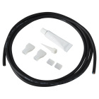 Hide-a-lite Anslutningskit Heatstrip 24V IP67 visas mot vit bakgrund med svart kabel och flera vita anslutningsdelar. Elbutik.se erbjuder kitet f�r s�ker och praktisk sammankoppling av kompatibla Heatstrip-installationer.