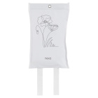 Nexa Brandfilt 120x120cm Poppy visas i ett vitt rektangul�rt fodral med dekorativt motiv och tv� remmar nedtill mot vit bakgrund. Elbutik.se erbjuder den stilrena brandfilten f�r l�ttillg�nglig brands�kerhet i hemmet.