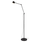 Svart golvlampa med rund fot, l�ng smal arm och vinklad sk�rm.