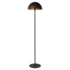 Svart golvlampa med smal st�ng, rund fot och kupolformad sk�rm.